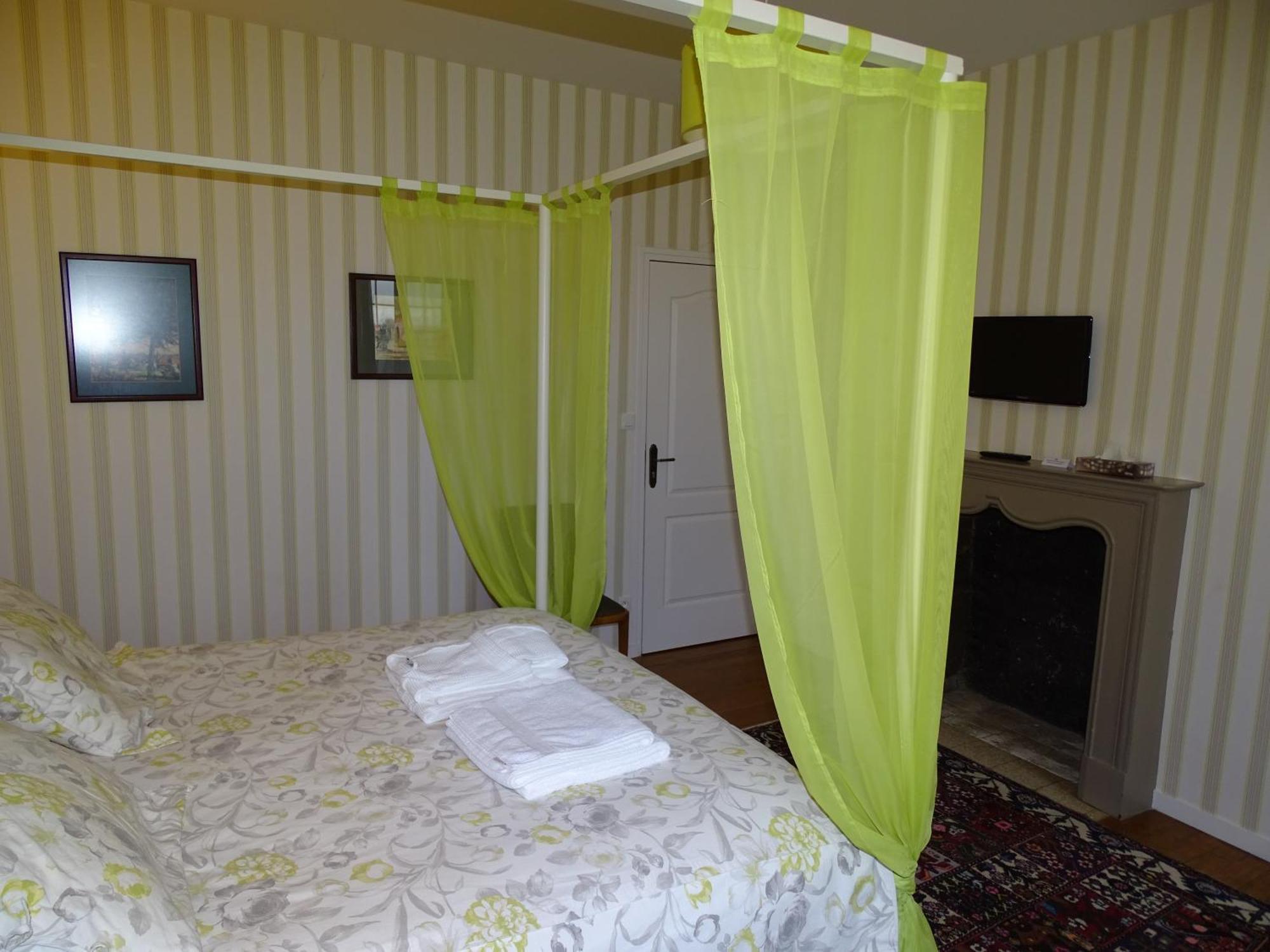 Bed and Breakfast Manoir Saint Martin Percy  Экстерьер фото